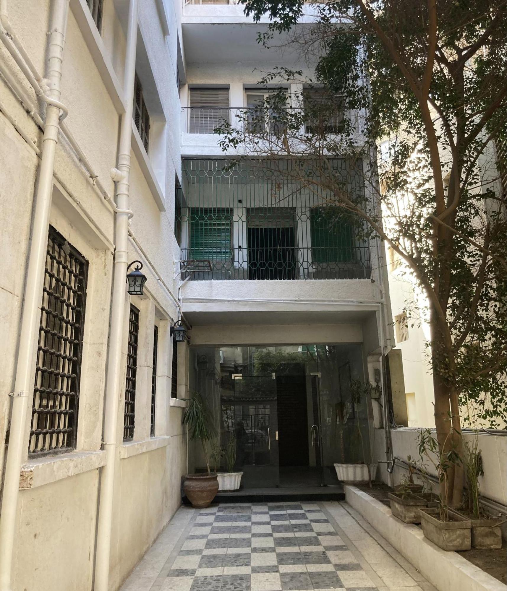 Garden-city Apartment *