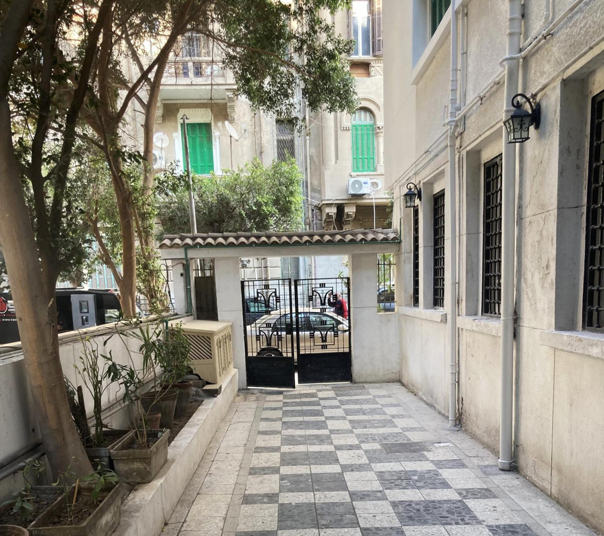 Garden-city Apartment *